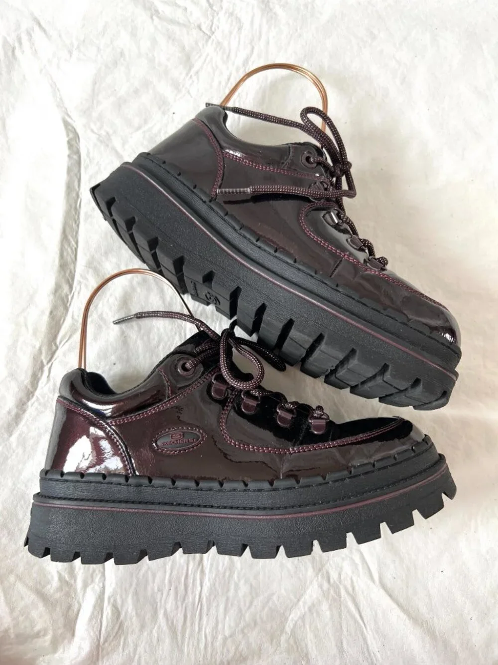 Skechers Jammers shoes womens 9 Cool Block Oxford burgundy red faux patent